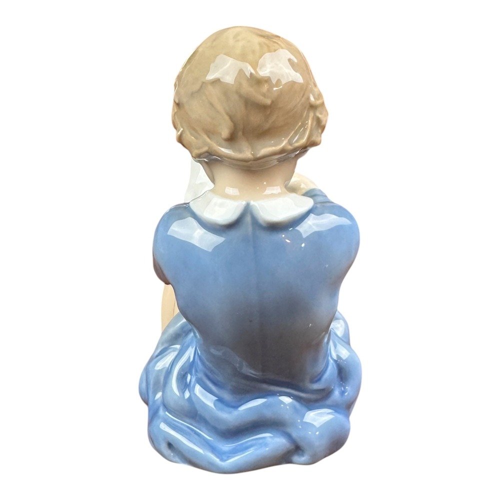 Royal Copenhagen Girl with Cat Porcelain Figurine 4631 1970s John Galster - Picture 5 of 12